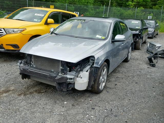 YV1612FH8D2184656 - 2013 VOLVO S60 T5 SILVER photo 2