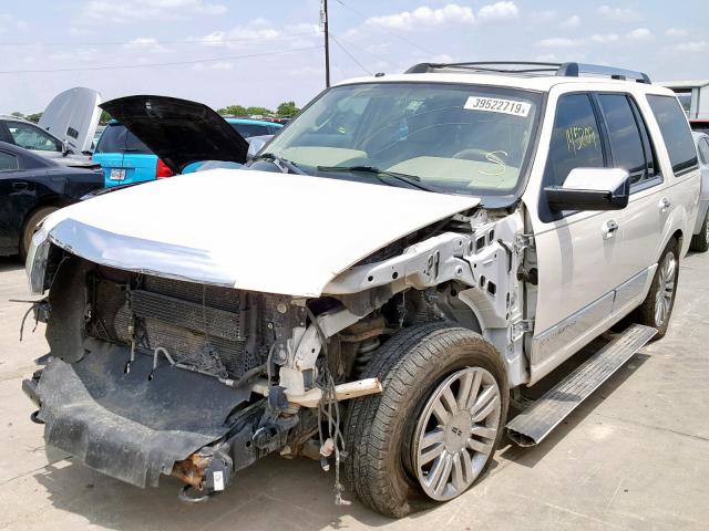 5LMFU27518LJ06391 - 2008 LINCOLN NAVIGATOR CREAM photo 2