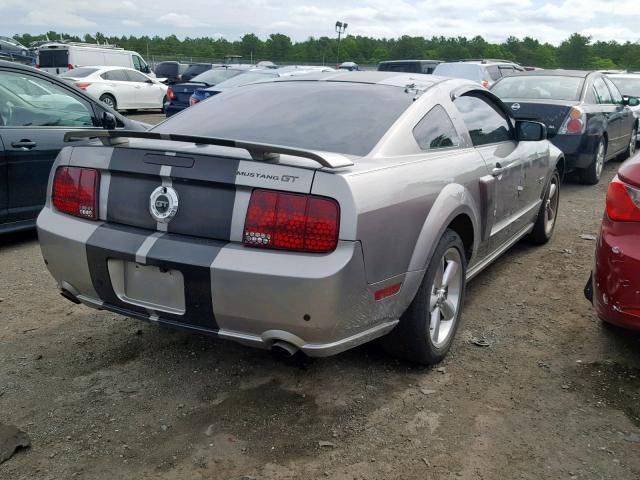 1ZVHT82H885171683 - 2008 FORD MUSTANG GT GRAY photo 4