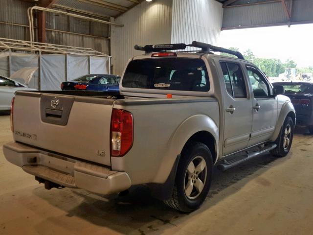 1N6AD07U15C459557 - 2005 NISSAN FRONTIER C SILVER photo 4