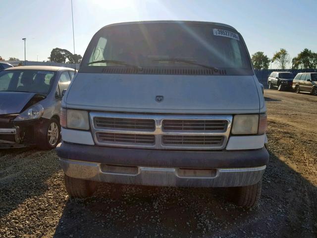 2B6HB21Y5SK540155 - 1995 DODGE RAM VAN B2 WHITE photo 9