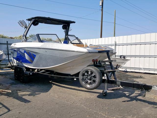 T1X0204ME717 - 2017 TIGE BOAT TWO TONE photo 1