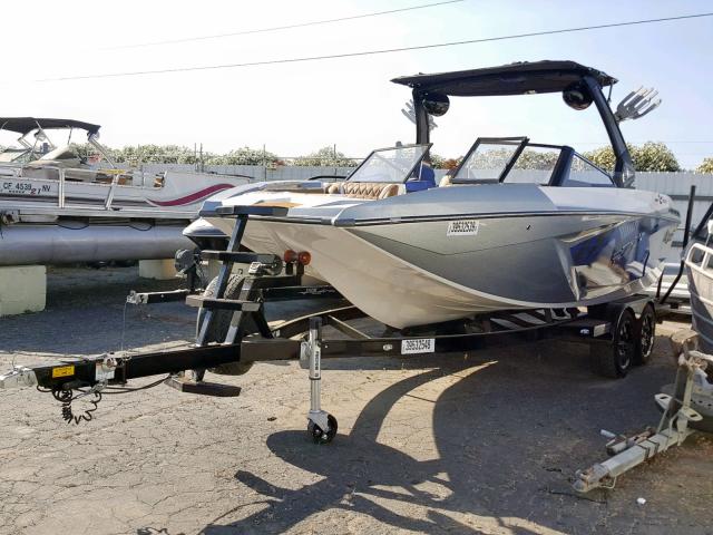 T1X0204ME717 - 2017 TIGE BOAT TWO TONE photo 2