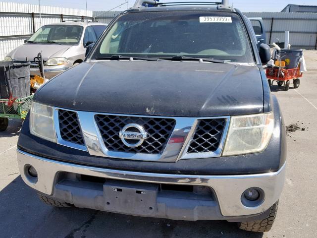 1N6AD07W85C414214 - 2005 NISSAN FRONTIER C BLACK photo 9