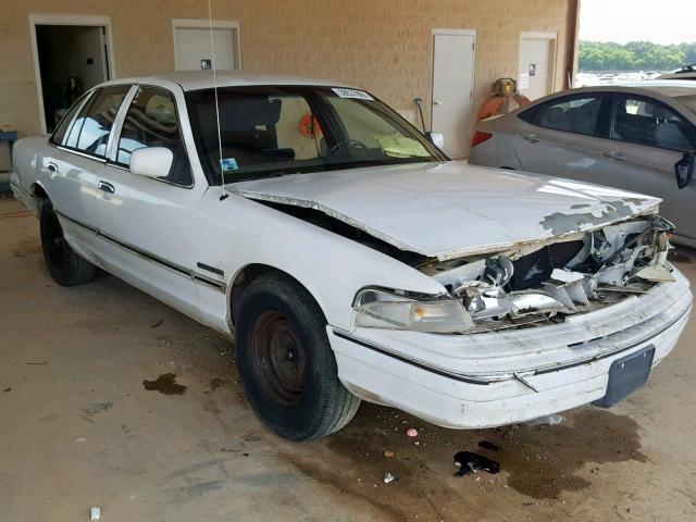 2FACP71W6PX182146 - 1993 FORD CROWN VICT WHITE photo 1