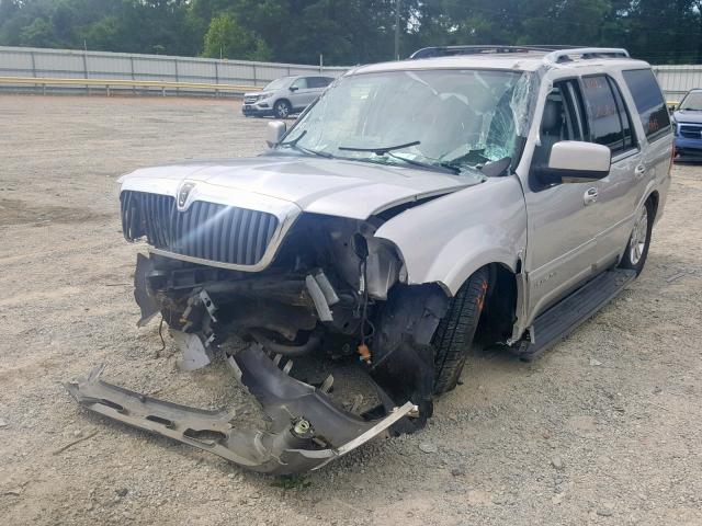 5LMFU28R84LJ01765 - 2004 LINCOLN NAVIGATOR SILVER photo 2