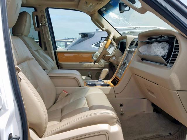 5LMJJ3J53AEJ02001 - 2010 LINCOLN NAVIGATOR WHITE photo 5