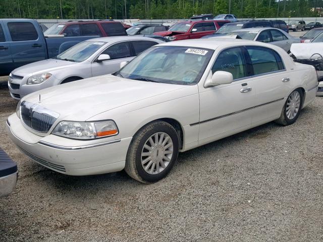 1LNHM83W24Y615559 - 2004 LINCOLN TOWN CAR U WHITE photo 2