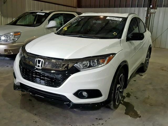 3CZRU5H19KM705489 - 2019 HONDA HR-V SPORT WHITE photo 2