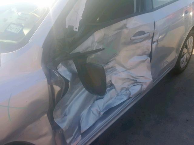 3VW2K7AJ2DM216886 - 2013 VOLKSWAGEN JETTA BASE 银色 照片 9