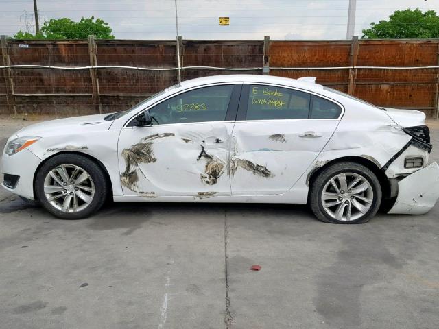 2G4GR5EX6G9160838 - 2016 BUICK REGAL PREM WHITE photo 9