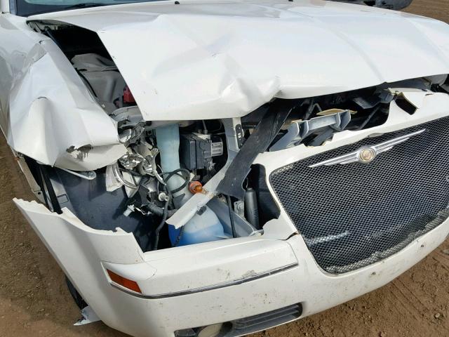 2C3KA53G36H404995 - 2006 CHRYSLER 300 TOURIN WHITE photo 9