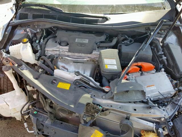 4T1BD1FK6GU196911 - 2016 TOYOTA CAMRY HYBR GRAY photo 7