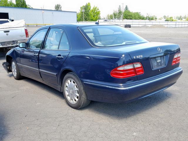 WDBJF65J41B310762 - 2001 MERCEDES-BENZ E 320 BLUE photo 3