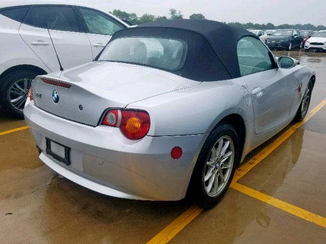 4USBT33433LR60815 - 2003 BMW Z4 2.5 SILVER photo 4