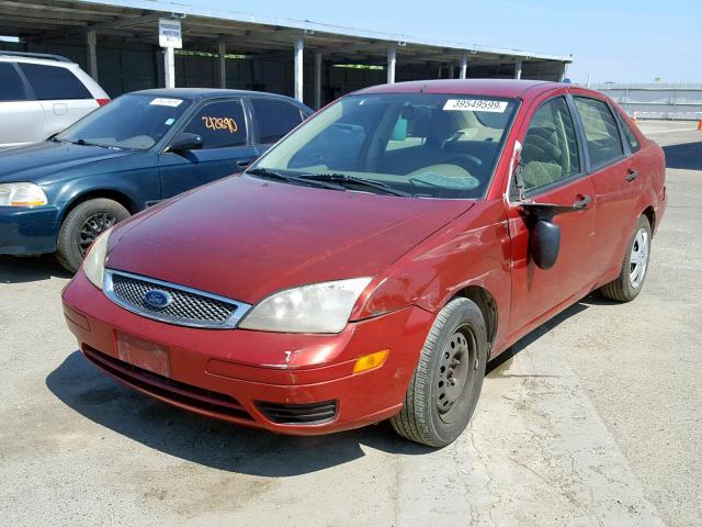 1FAFP34N95W231342 - 2005 FORD FOCUS ZX4 RED photo 2