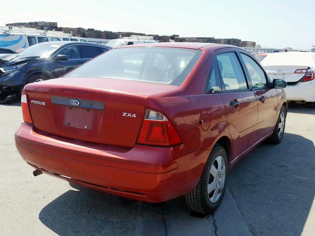 1FAFP34N95W231342 - 2005 FORD FOCUS ZX4 RED photo 4