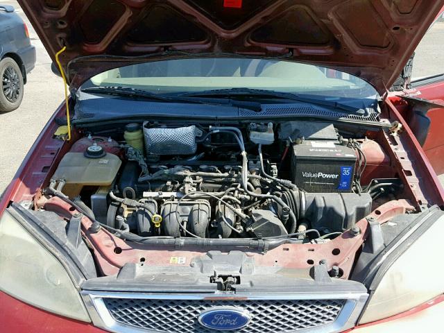 1FAFP34N95W231342 - 2005 FORD FOCUS ZX4 RED photo 7