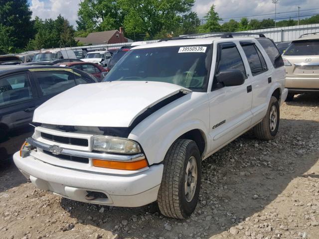 1GNDT13W62K137909 - 2002 CHEVROLET BLAZER WHITE photo 2