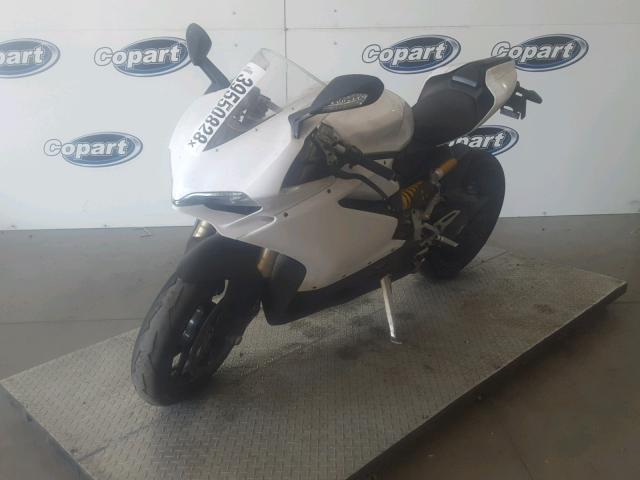 ZDM14BYW9FB000819 - 2015 DUCATI SUPERBIKE WHITE photo 2