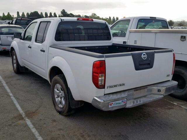 1N6AD07U69C401711 - 2009 NISSAN FRONTIER C WHITE photo 3