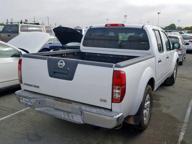 1N6AD07U69C401711 - 2009 NISSAN FRONTIER C WHITE photo 4