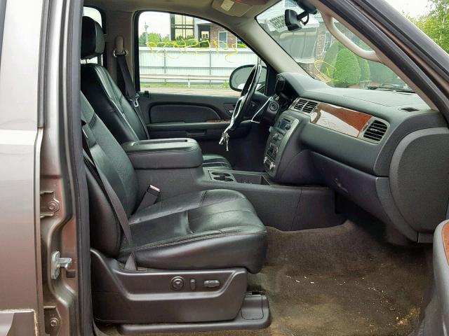 1GKFK16317J230974 - 2007 GMC YUKON XL K GRAY photo 5