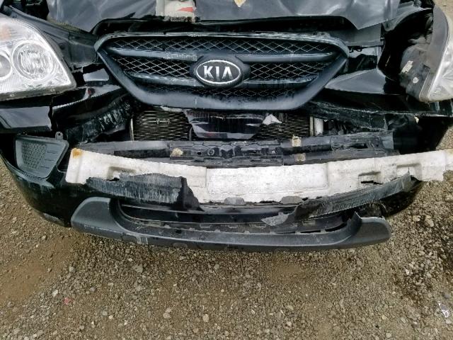 KNAFG526887207286 - 2008 KIA RONDO LX BLACK photo 9