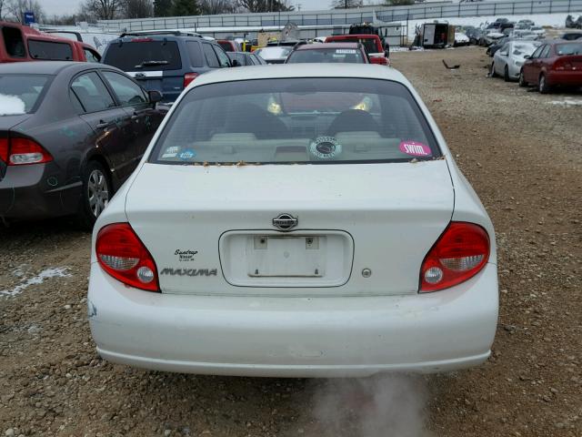 JN1CA31D51T828321 - 2001 NISSAN MAXIMA GXE WHITE photo 9