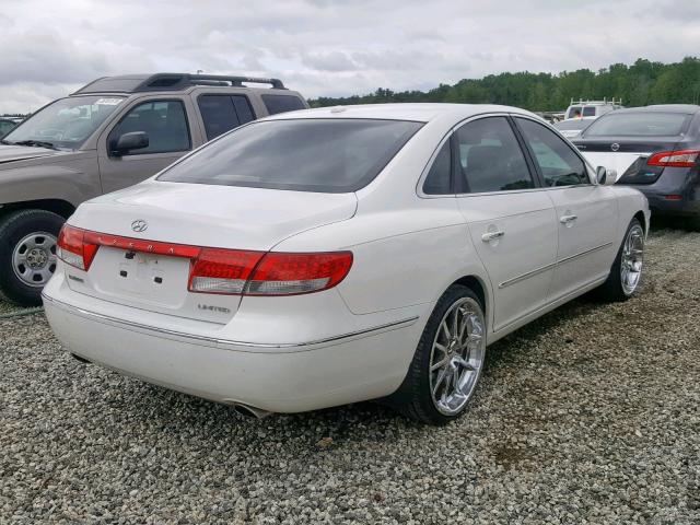 KMHFC46F88A304862 - 2008 HYUNDAI AZERA SE WHITE photo 4