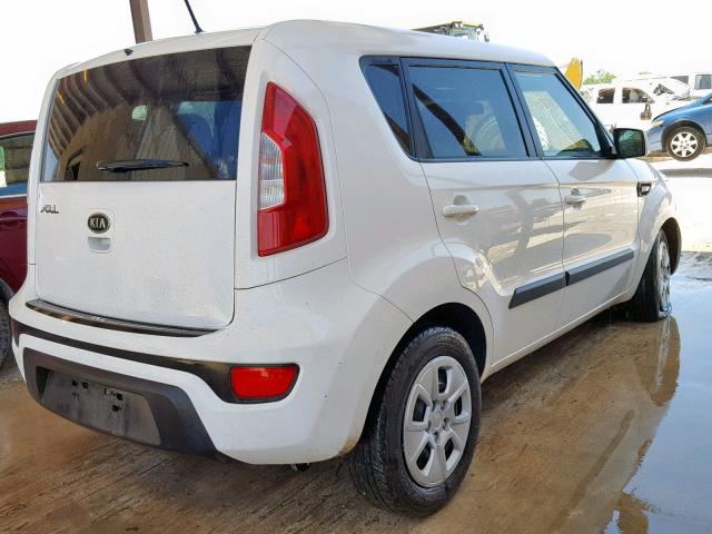 KNDJT2A57C7384422 - 2012 KIA SOUL WHITE photo 4