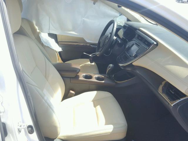 4T1BK1EB6HU259000 - 2017 TOYOTA AVALON XLE WHITE photo 5