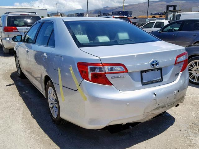 4T1BD1FK6CU058859 - 2012 TOYOTA CAMRY HYBR SILVER photo 3