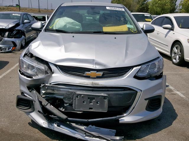 1G1JF5SB3J4133790 - 2018 CHEVROLET SONIC PREM SILVER photo 9