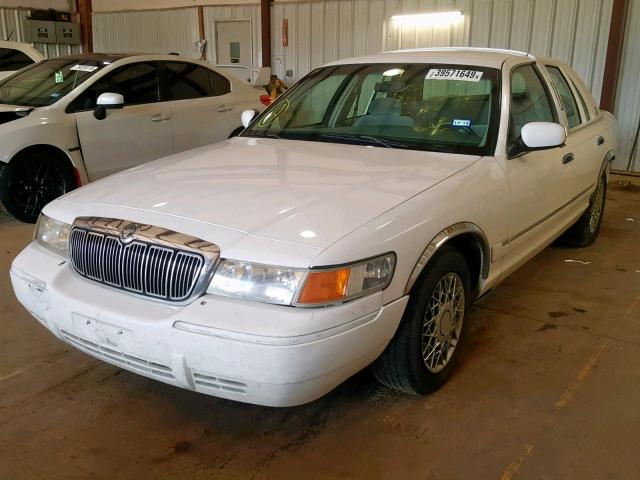 2MEFM74W4WX699048 - 1998 MERCURY GRAND MARQ WHITE photo 2