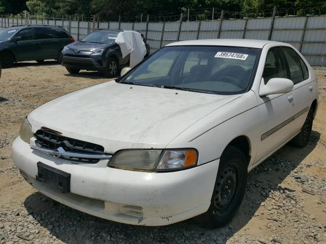 1N4DL01D3XC184228 - 1999 NISSAN ALTIMA XE WHITE photo 2