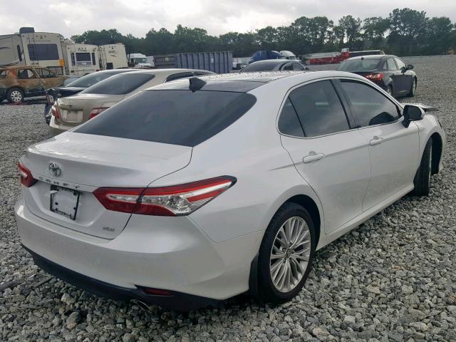 4T1B11HK5JU023233 - 2018 TOYOTA CAMRY LE/S WHITE photo 4