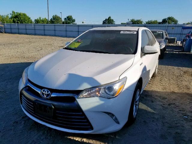 4T1BD1FK1FU167251 - 2015 TOYOTA CAMRY HYBR WHITE photo 2