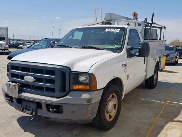 1FDSF30576EB15254 - 2006 FORD F350 SRW S WHITE photo 2