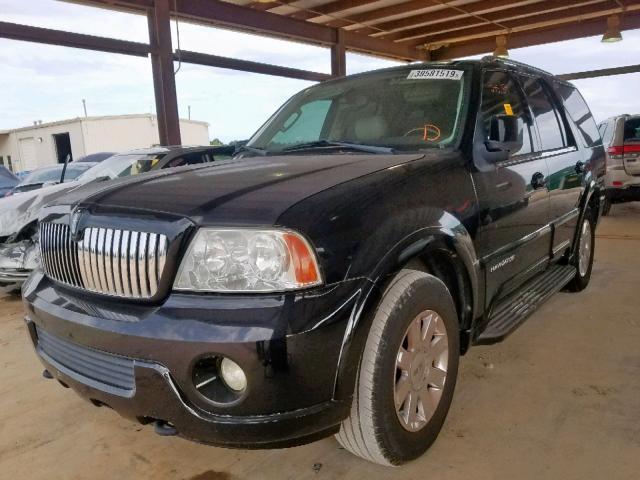 5LMFU28R94LJ25802 - 2004 LINCOLN NAVIGATOR BLACK photo 2