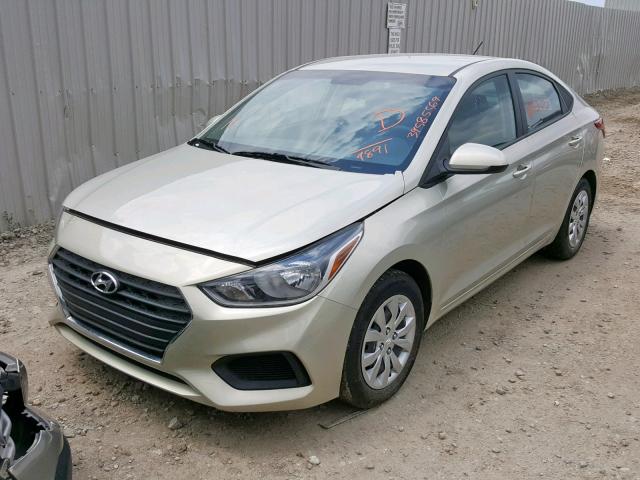 3KPC24A35JE009891 - 2018 HYUNDAI ACCENT SE TAN photo 2