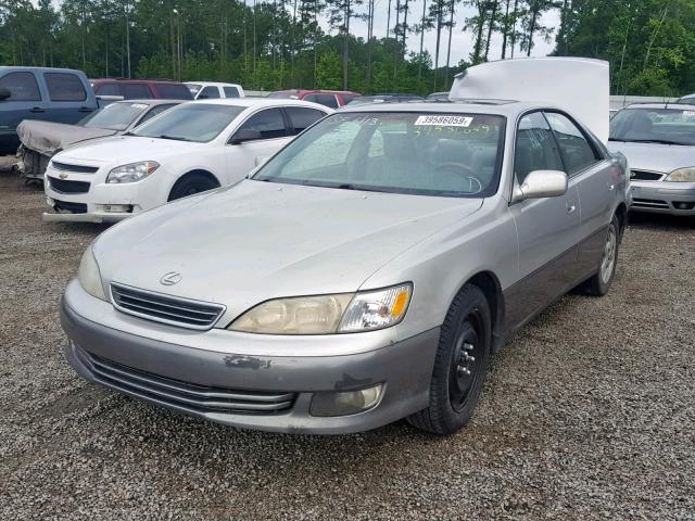 JT8BF28GX10300827 - 2001 LEXUS ES 300 GRAY photo 2