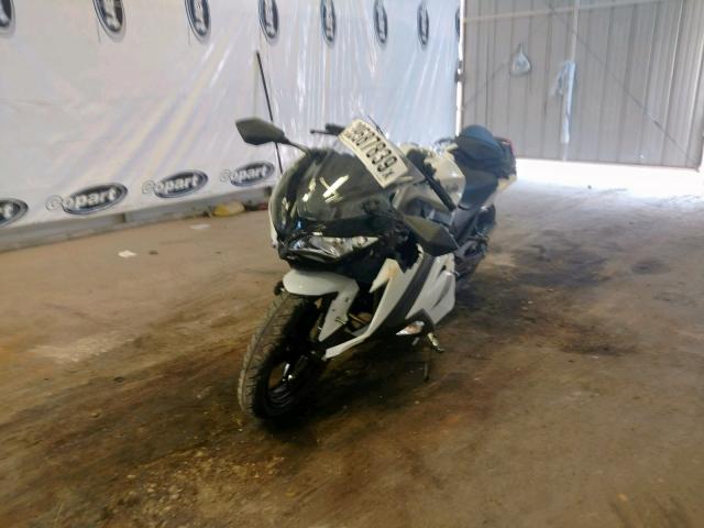 JKAEX8A17HDA32114 - 2017 KAWASAKI EX300 A WHITE photo 2