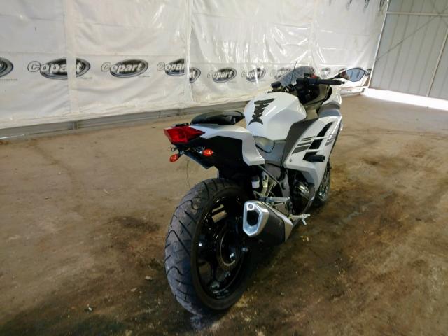 JKAEX8A17HDA32114 - 2017 KAWASAKI EX300 A WHITE photo 4