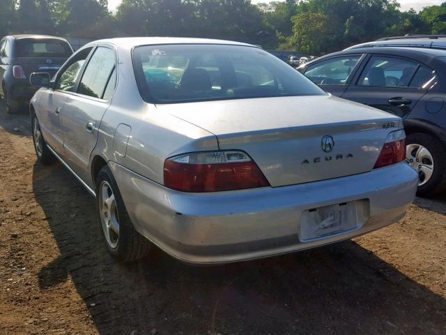 19UUA56602A045817 - 2002 ACURA 3.2TL SILVER photo 3