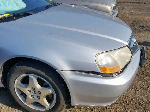 19UUA56602A045817 - 2002 ACURA 3.2TL SILVER photo 9