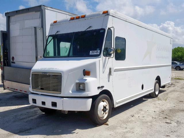 4UZAAPBW71CJ22751 - 2001 FREIGHTLINER CHASSIS M WHITE photo 2