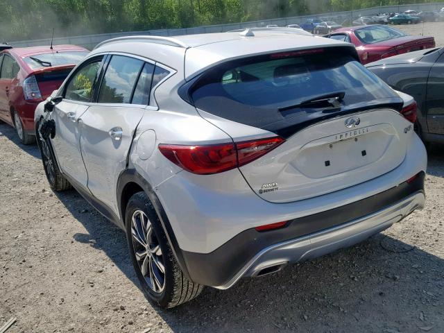SJKCH5CR6JA044011 - 2018 INFINITI QX30 BASE WHITE photo 3