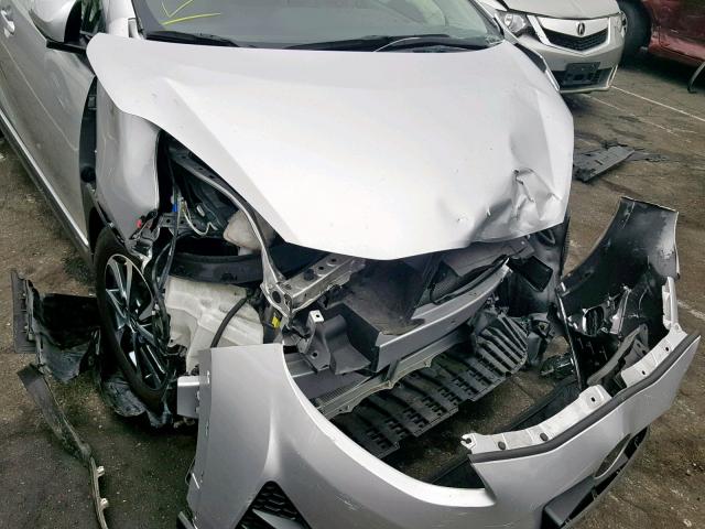 JTDKDTB33K1621574 - 2019 TOYOTA PRIUS C SILVER photo 9