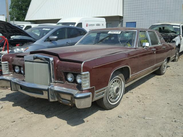 9Y82S757812 - 1979 LINCOLN TOWN CAR BROWN photo 2